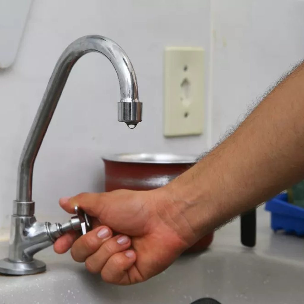 Falta de energia interrompe abastecimento de água em Castro Alves e região e causa transtornos à população