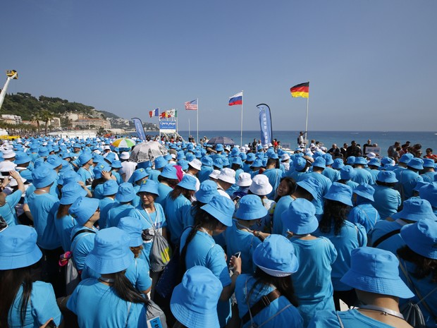 Bilionário chinês paga viagem para a Espanha a 2,5 mil funcionários