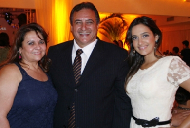 Beto Mariano e a filha Mariane (branco)