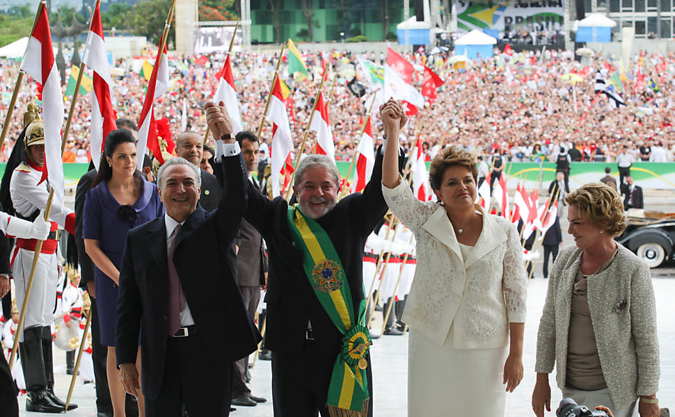 Urgente! O Brasil procura uma pessoa honesta que possa ser presidente do país. Alguém se sente a altura?