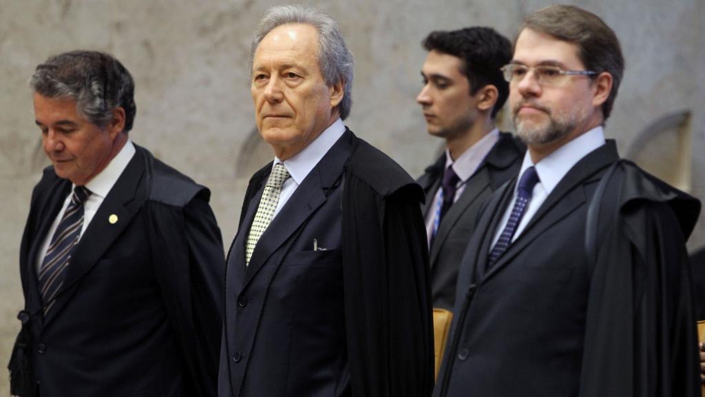 Presidente do STF derruba decisão que bloqueou WhatsApp no país