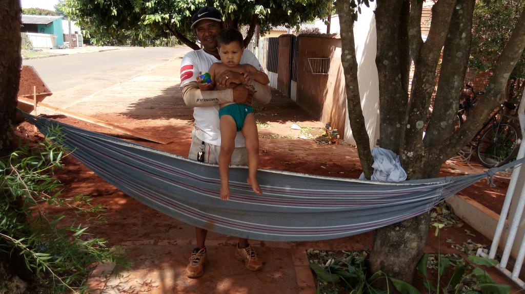 Costa Rica: Pai fica com filho que mãe abandonou