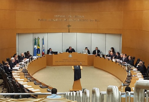 Absurdo! Desembargador de MS recebeu R$ 170 mil em outubro
