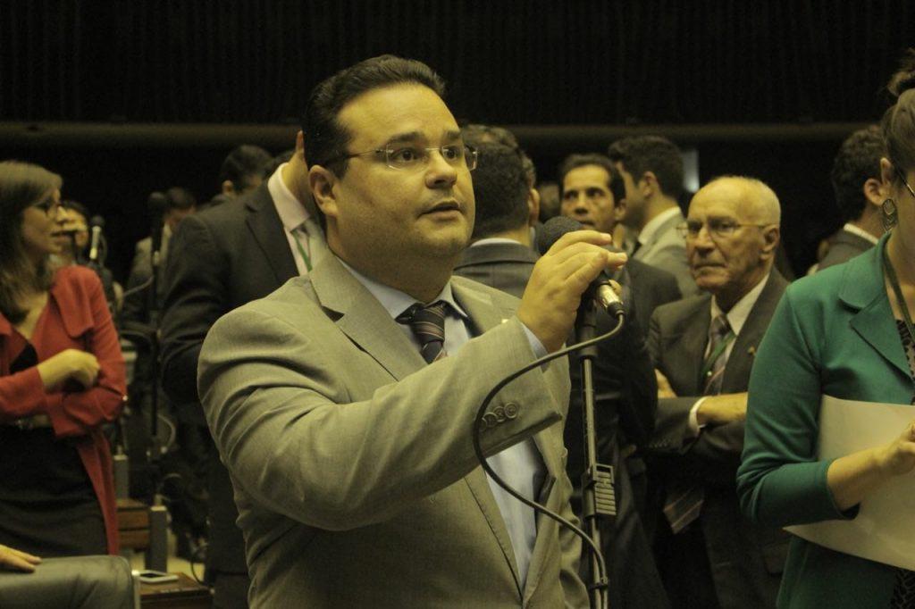 Deputado apresenta projeto para beneficiar usuários do serviço de internet móvel