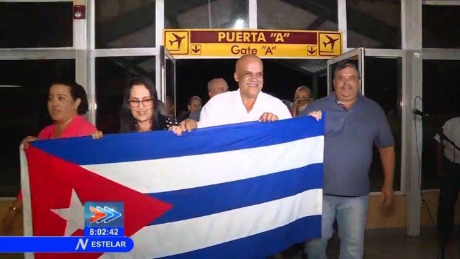 Médicos cubanos chegando ao Brasil.