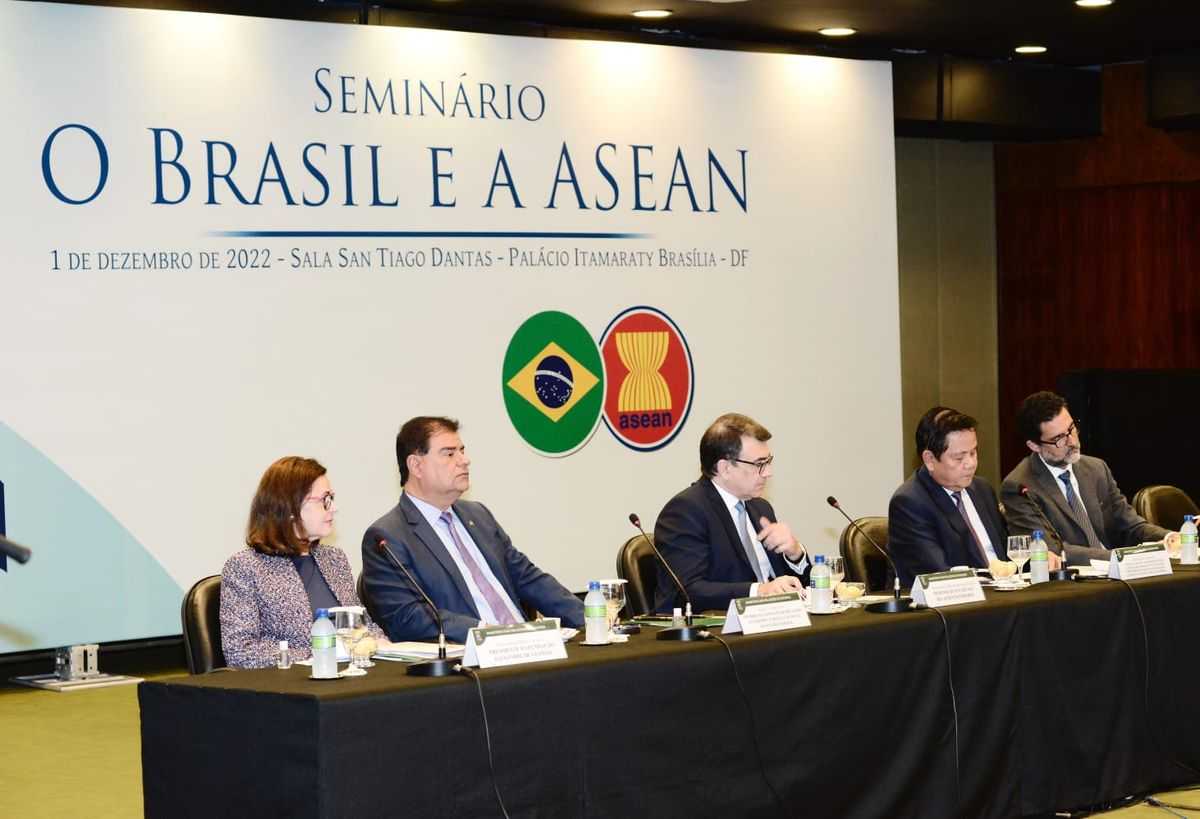 Senador Nelsinho Trad em evento no Itamaraty.
