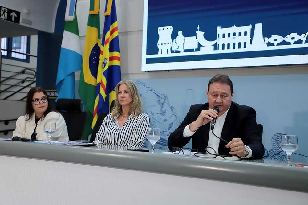 Secretários de Infraestrutura, Planejamento e diretora-adjunta da Agetran foram ouvidos pela CPI. (Foto: Izaias Medeiros/CMCG)