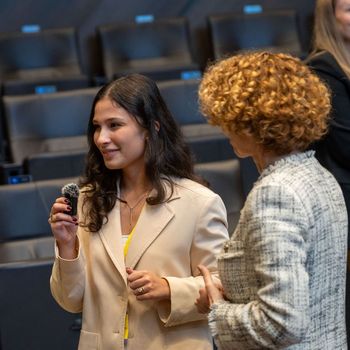 Vice-presidente Global Inês Sofia e a Secretária-Geral Adjunta, Radmila Šekerinska