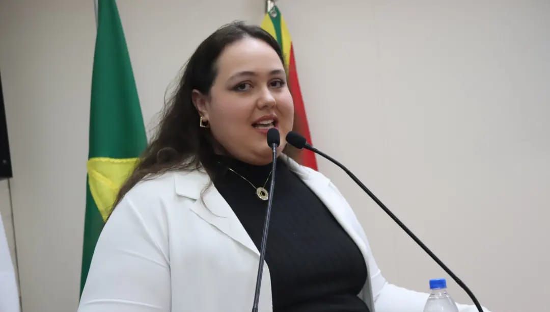 Reguladora do SUSFácil do Frei Gabriel usa a tribuna da Câmara de Frutal