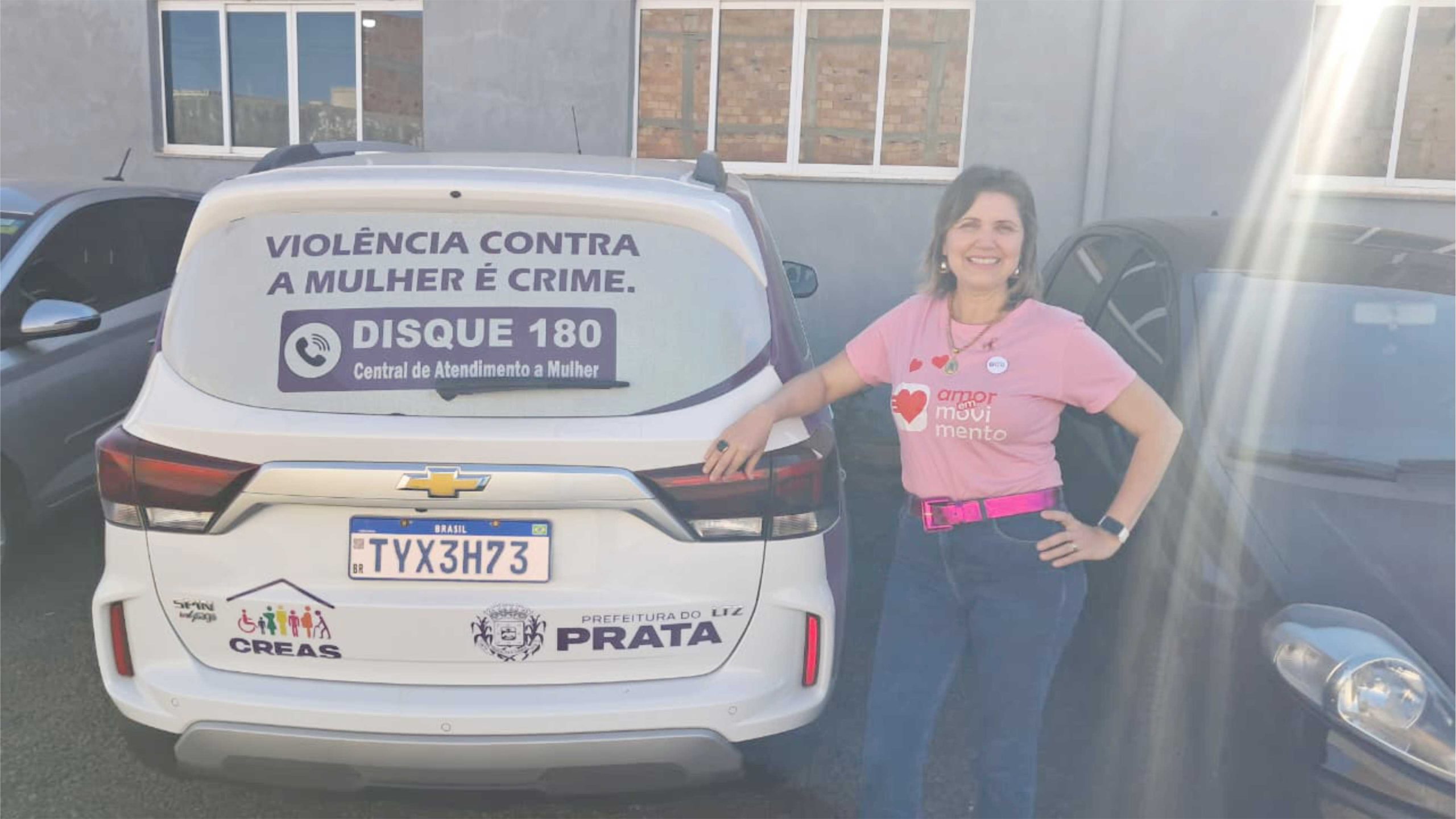 Mini van reforça políticas de proteção às mulheres e atendimento do CREAS