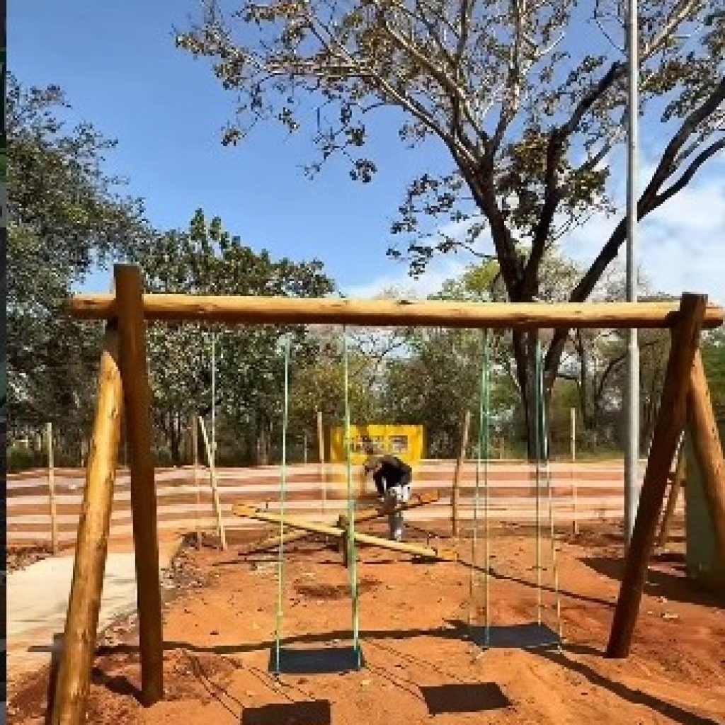PLAYGROUNDS SÃO INSTALADOS NOS CEMEIS DE FRUTAL E AMPLIAM ESPAÇOS DE LAZER PARA AS CRIANÇAS