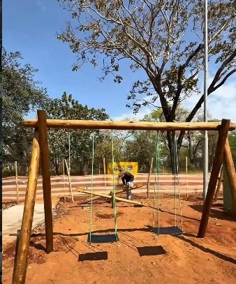PLAYGROUNDS SÃO INSTALADOS NOS CEMEIS DE FRUTAL E AMPLIAM ESPAÇOS DE LAZER PARA AS CRIANÇAS
