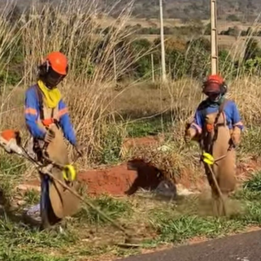 Prata mantém trabalho permanente de limpeza e conservação das vias e espaços públicos