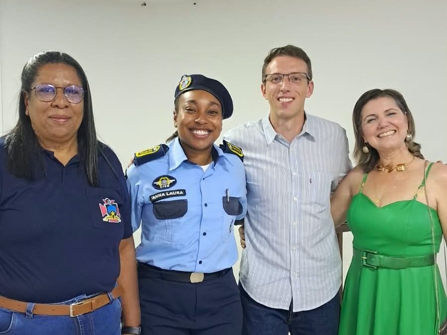 Vereadora Nara Abgail participa de solenidade de formatura da Guarda Mirim