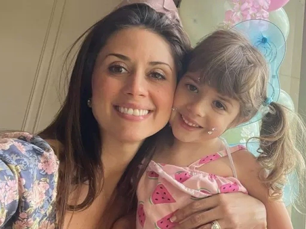 TRAGÉDIA NOS ESTADOS UNIDOS: MÃE MATA FILHA DE 4 ANOS APÓS DECISÃO JUDICIAL SOBRE A GUARDA