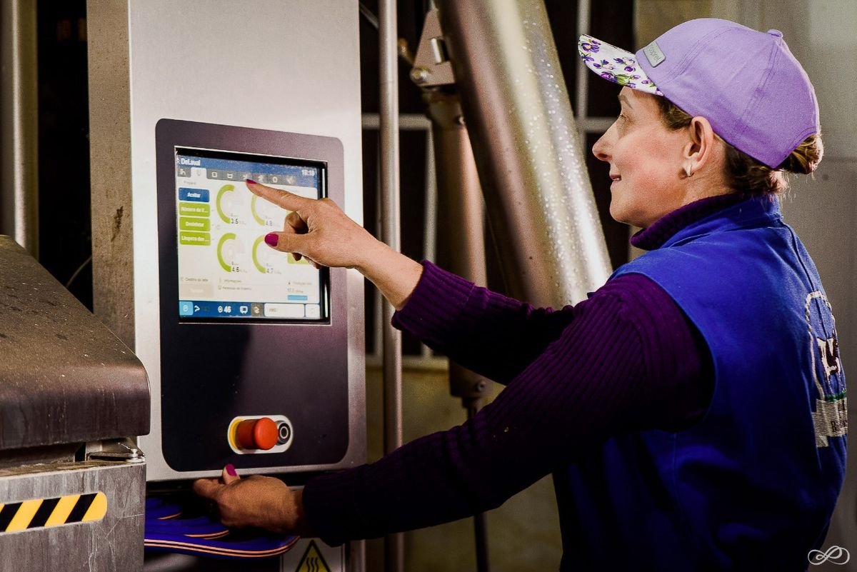 Do sonho de ter energia elétrica no campo ao futuro da tecnologia de fibra ótica