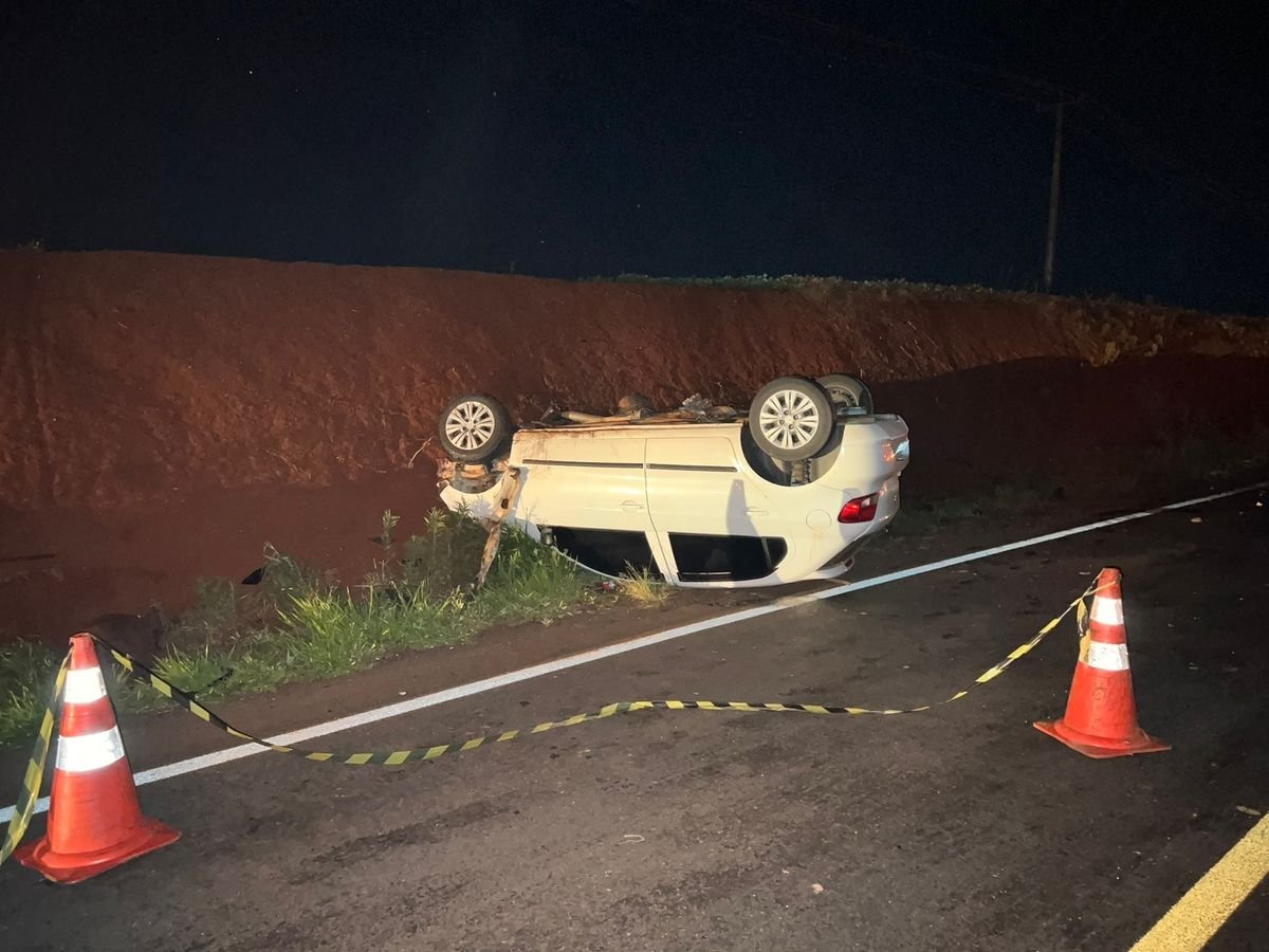 Segundo informações o motivo do acidente teria sido uma ultrapassagem feitr pelo condutor do Gol