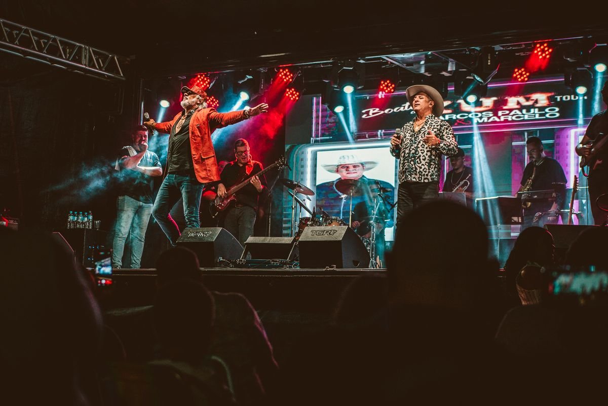 Show em homenagem aos 68 anos de Ibirubá reúniu gerações para celebrar a pitangueira do mato e cantar sucessos dos gargantas de ouro