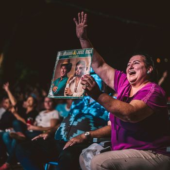 Show em homenagem aos 68 anos de Ibirubá reúniu gerações para celebrar a pitangueira do mato e cantar sucessos dos gargantas de ouro