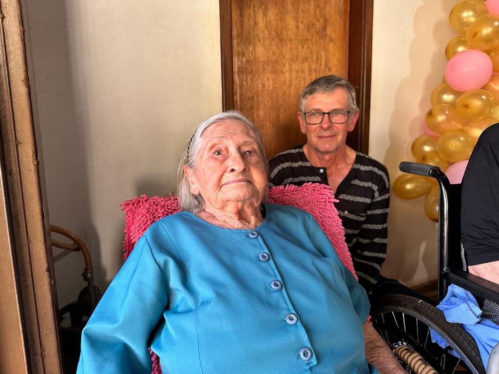 Longevidade é resultado de uma vida sem vícios, alimentação saudável e não industrializada e muito amor da família 