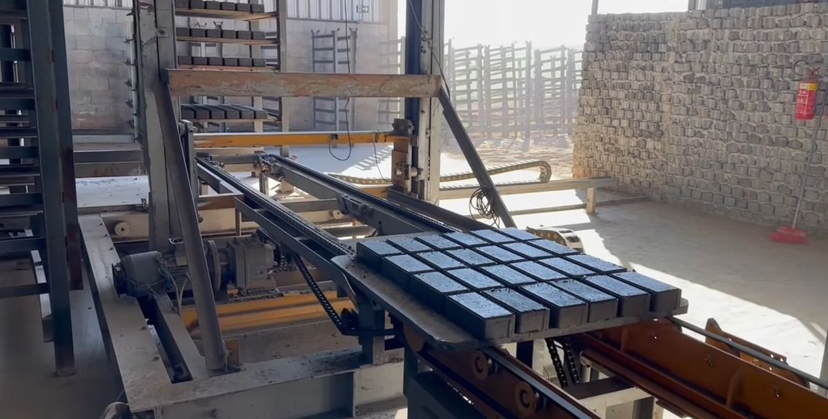 Empresa é referência na região na produção de pavers de ruas e calçadas além de estar fortalecendo a tecnologia própria para poder ajudar outras empresas