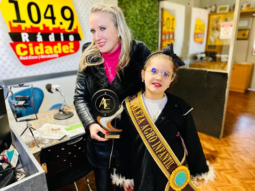 Doutora em Agronomia, Vanessa ganhou o prêmio Agro Elas, e a filha Maria o Beleza Agro Infantil 