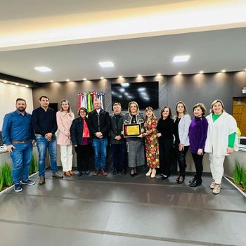 Empresária recebeu o título da através da proposição da vereadora Lorena Couto Metz (MDB) 