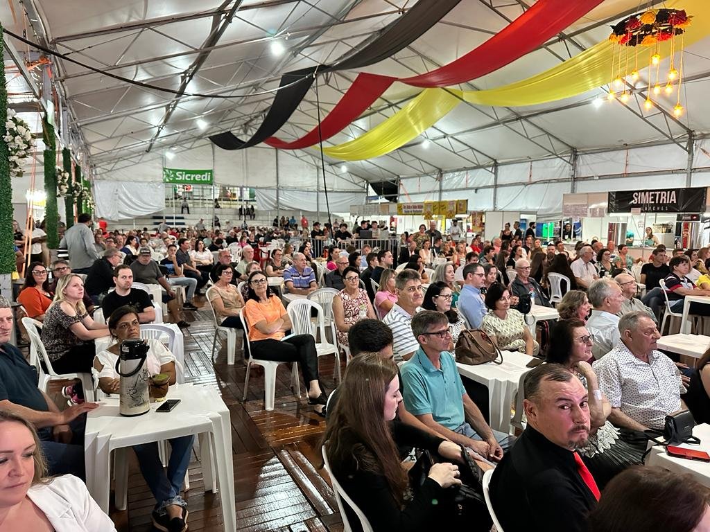 Grande público na abertura oficial da Blumenfest
