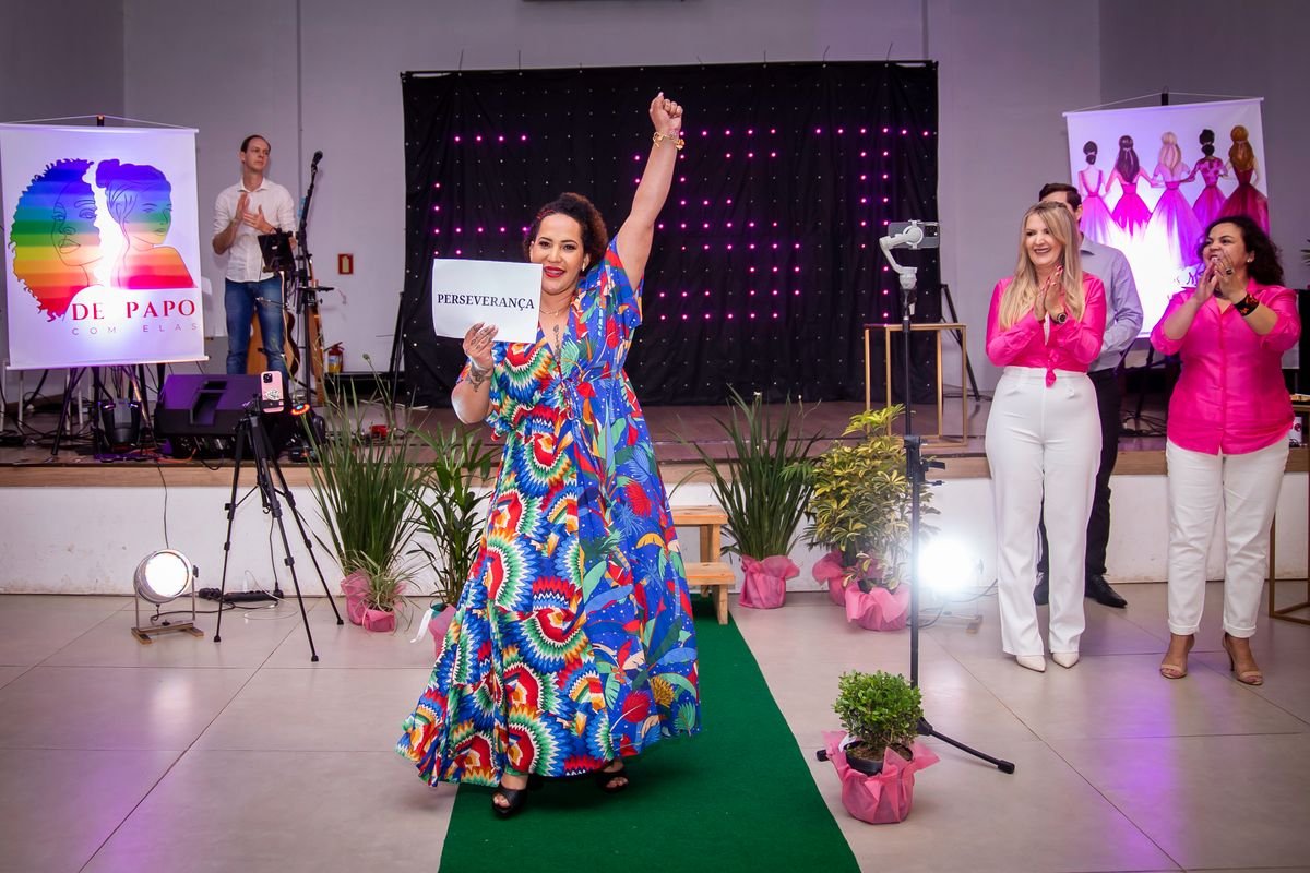 Foi uma tarde de emoção, lágrimas, sorrisos e solidariedade com um desfile de modas mostrando a capacidade de superação das pessoas