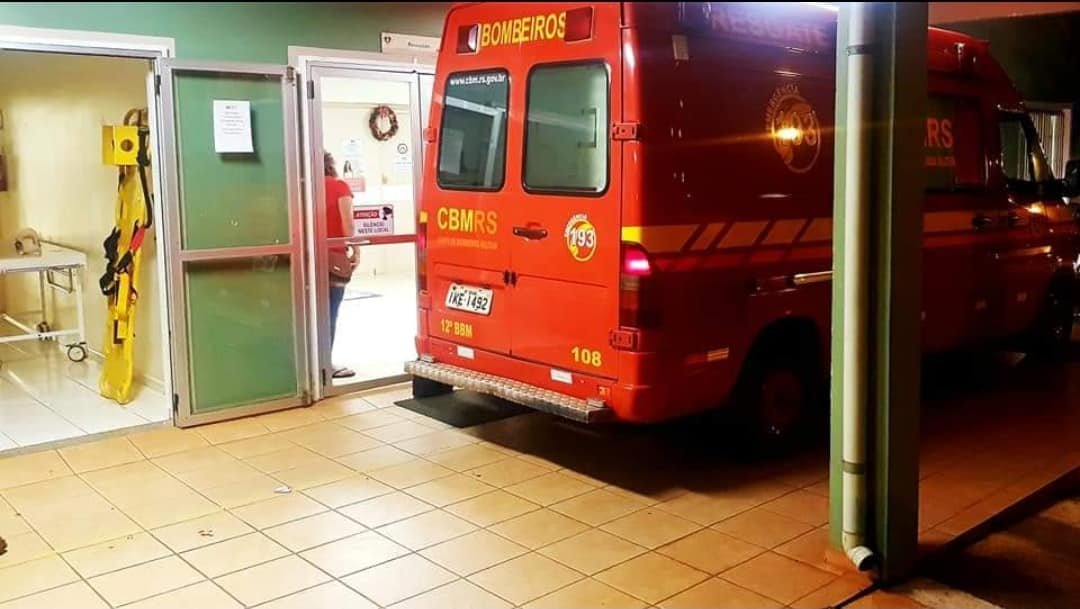 Mulher foi transferida para outro hospital em Cruz Alta