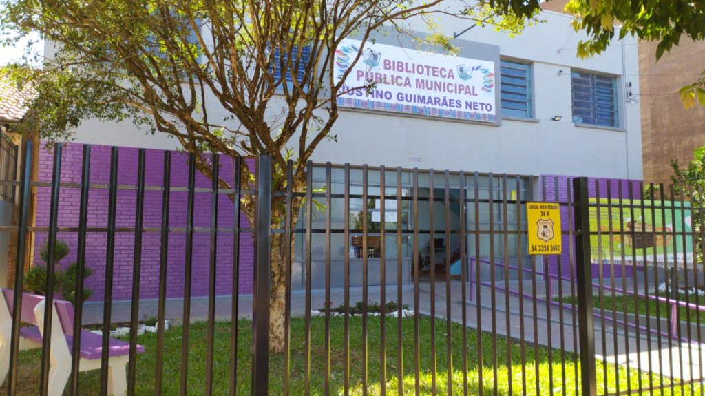 A vereadora Jussara Rodrigues (PT) e o secretário municipal de Educação, Cultura, Turismo e Desporto, Henrique Hentges, revelaram a conquista de R$ 750 mil para a revitalização da Biblioteca Justino Guimarães Neto,