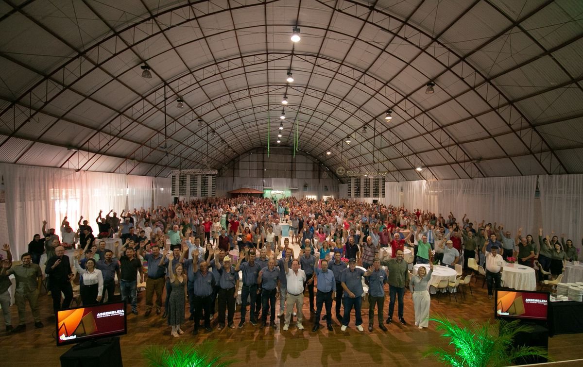 Assembleia Geral Ordinária de 2023 aprovou balanço patrimonial, demonstrativos financeiros e pareceres dos órgãos de fiscalização da Cotribá. Três anos depois, a cooperativa enfrenta uma das maiores crises de sua história, enquanto auditorias buscam esclarecer quando os problemas começaram e como passaram pelos mecanismos de controle da instituição.