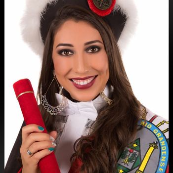 FORMADA EM DIREITO