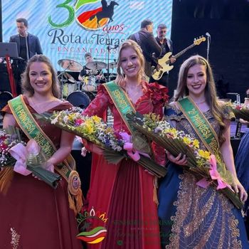 Franciéli Maria Schneider, de Lagoa dos Três Cantos, como Senhorita Turismo 2026, além de Fernanda Possani Avila, de Saldanha Marinho, como 1ª Princesa, e Jordana Maurer Campos, de Quinze de Novembro, como 2ª Princesa.