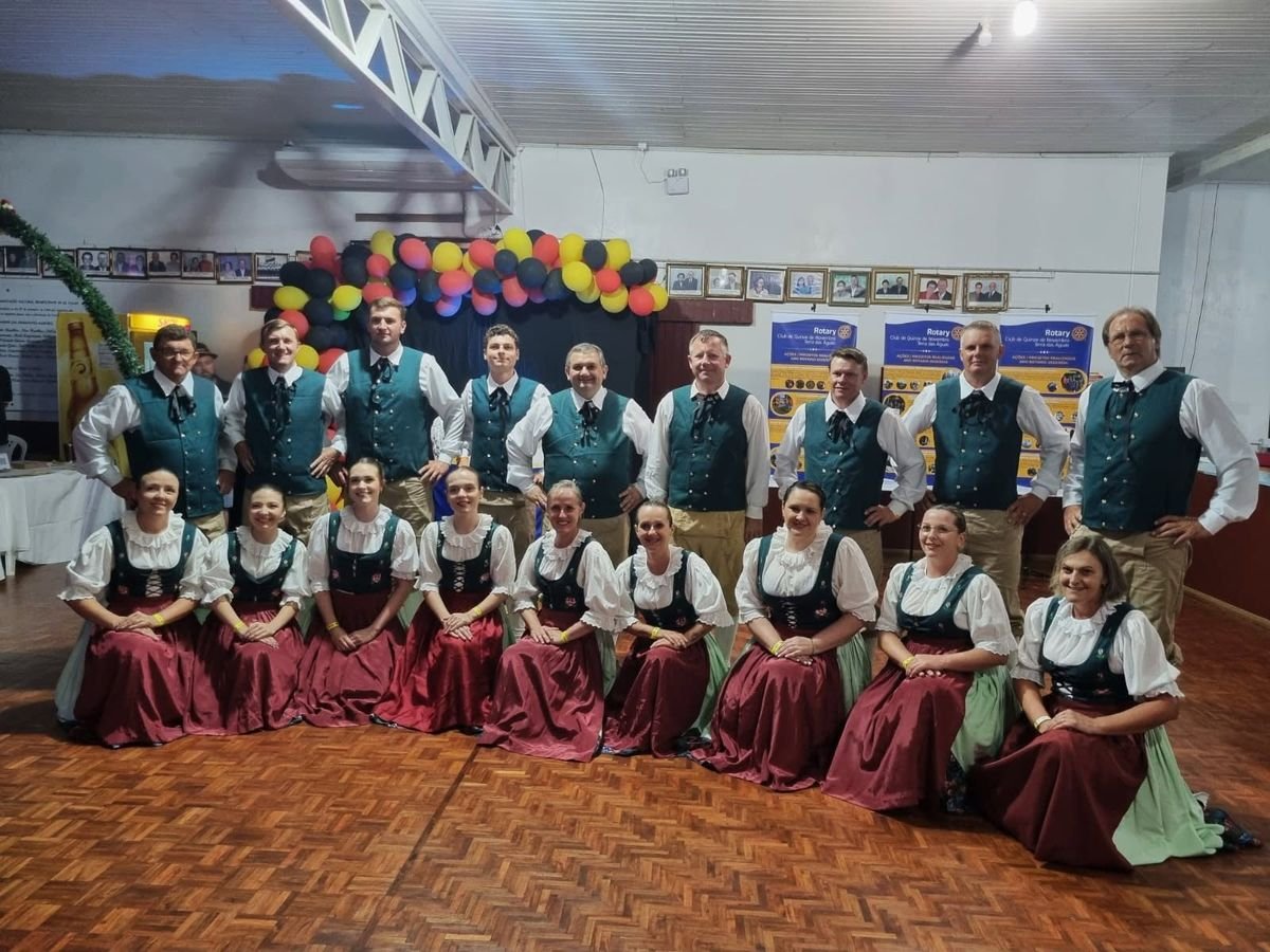 Kiefer's Volkstanzgruppe de Quinze de Novembro revive tradições após 12 anos