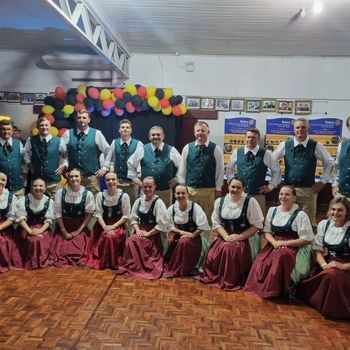 Kiefer's Volkstanzgruppe de Quinze de Novembro revive tradições após 12 anos