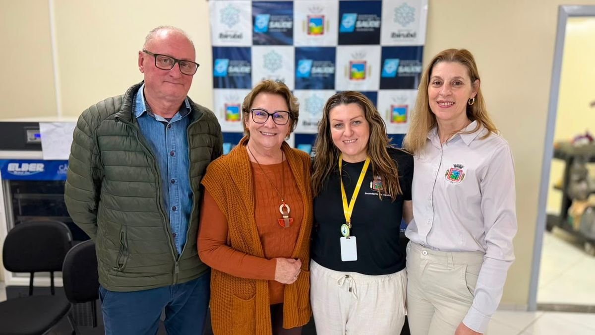 lEONIR FIOR, NELCI KANITZ, LISIANE FASSBINDER E MARI FACHINETTO FORMAM O NOVA DIREÇÃO DO CONSELHO DE SAUDE DE IBIRUBÁ (