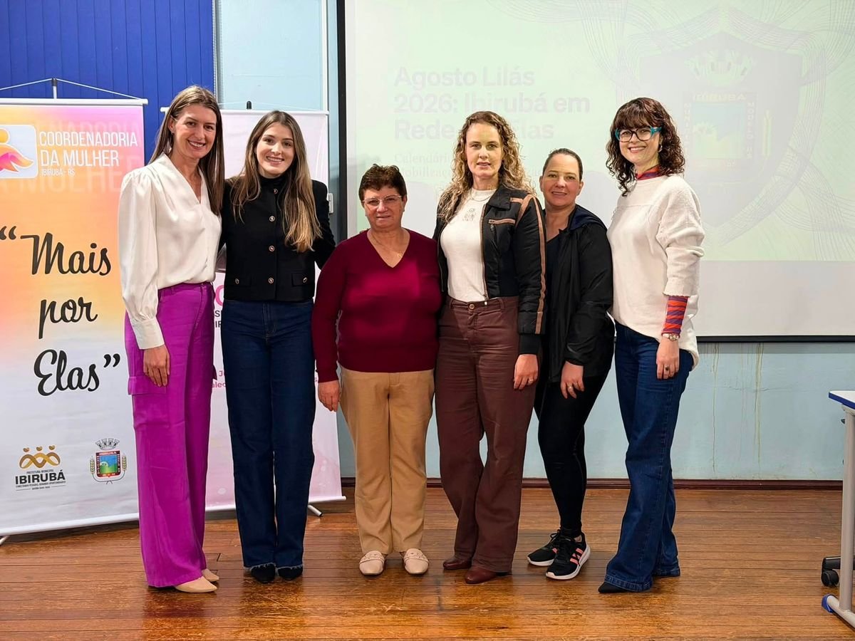 PREFEITA JAQUELINE, PRESIDENTE LUANA, VICE DALVA, SECRETÁRIAS ADRIANA E LUCIANA E ADVOGADA KARINA
