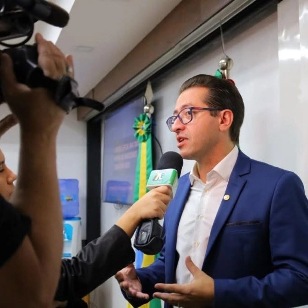 Em sabatina, Rafael Braga defende representação regional e investimentos em rodovias