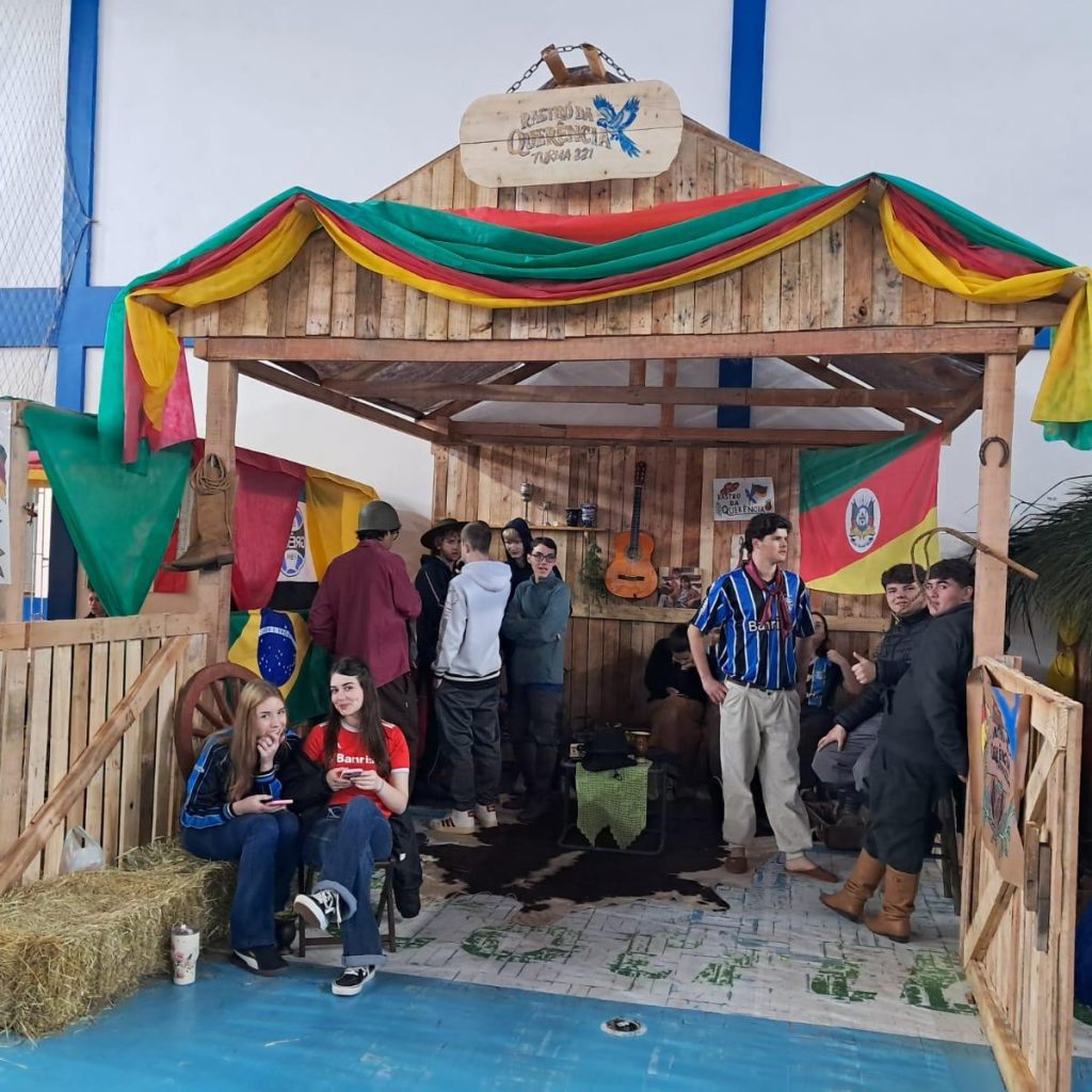 Tradição que também se aprende: General Osório transforma escola em acampamento farroupilha