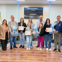 Câmara homenageia Arquimarx pelos 25 anos de atuação