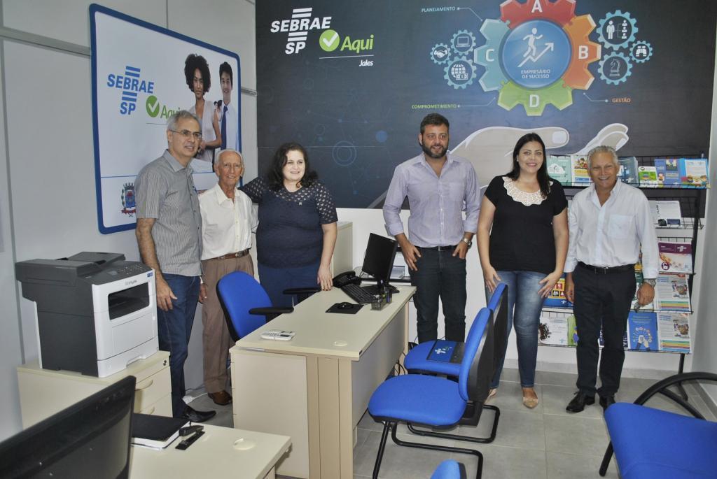 Depois da inauguração as autoridades foram conhecer as instalações do Sebrae Aqui, na sede da Associação Comercial