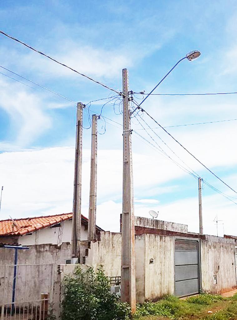 Prefeitura soluciona problemas de iluminação pública em diversos pontos da cidade