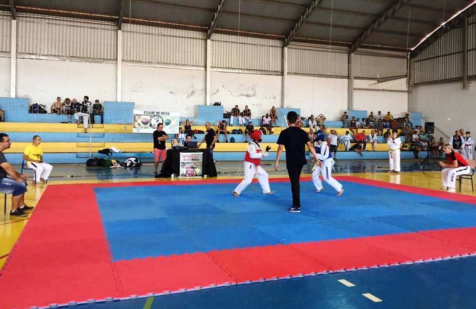 Atletas jalesenses representaram a cidade no 4° Campeonato entre Amigos, de Taekwondo, realizado em Auriflama