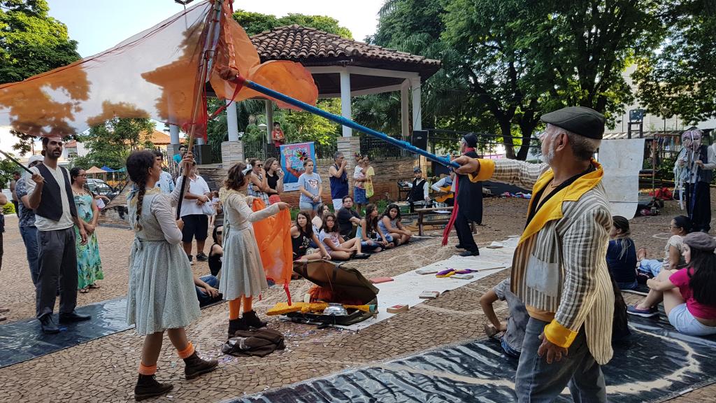 “Coração dos Teatros Rodantes” encantou o público de Jales