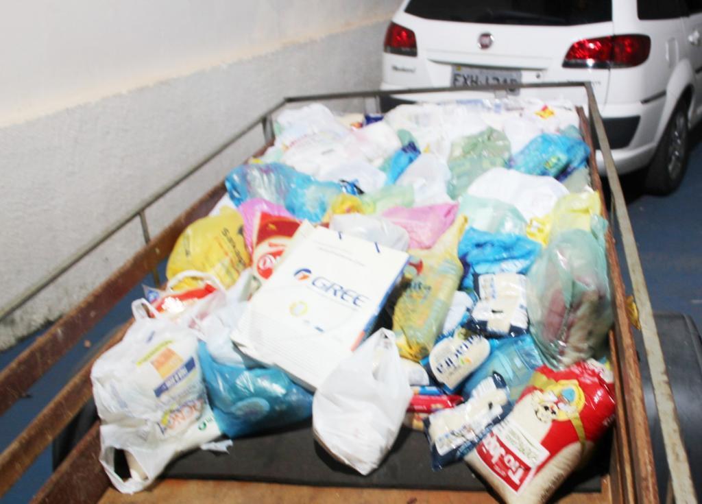 Alunos doaram alimentos como forma de convite do “IntegraBixo”