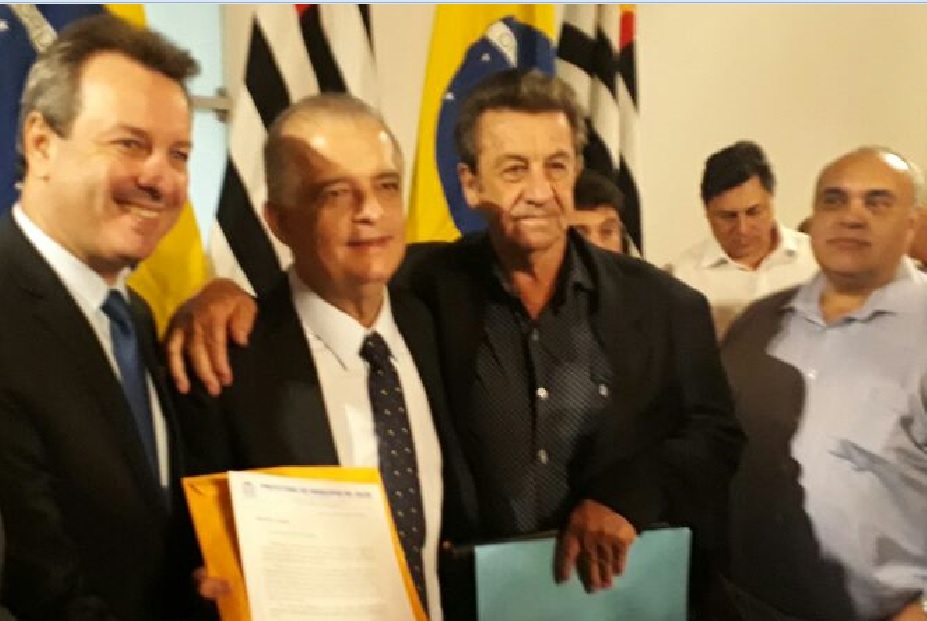 Flá se reúne com vice-governador de São Paulo e solicita recursos para recape de vicinal