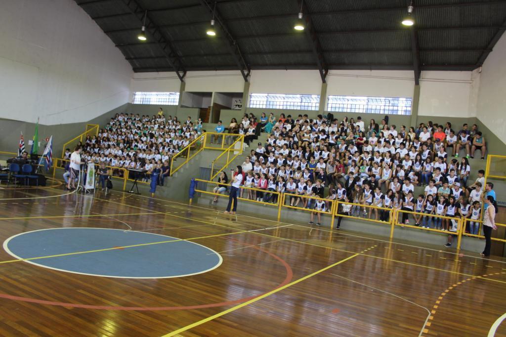 Alunos do 1º ao 9º ano participaram do lançamento do programa O Líder em Mim