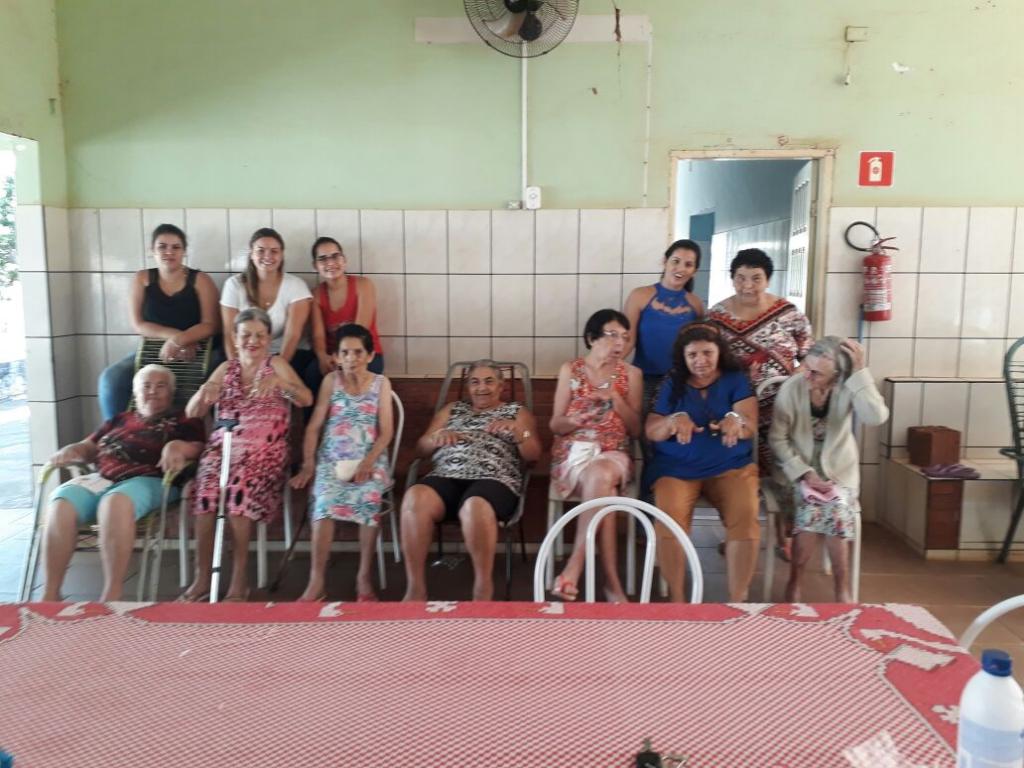 Profissionais da saúde comemoram Dia da Mulher no Lar dos Velhinhos de Urânia