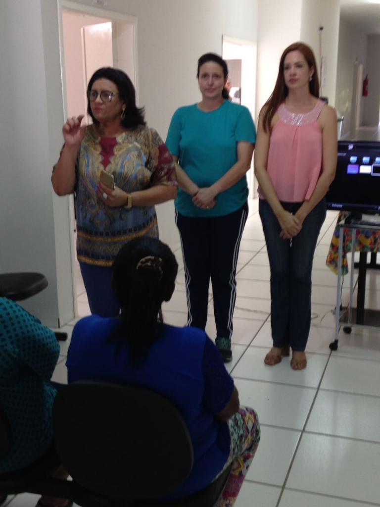 A secretária municipal de Saúde, Maria Aparecida Moreira Martins visitou as unidades de saúde que comemoraram o Dia Internacional da Mulher